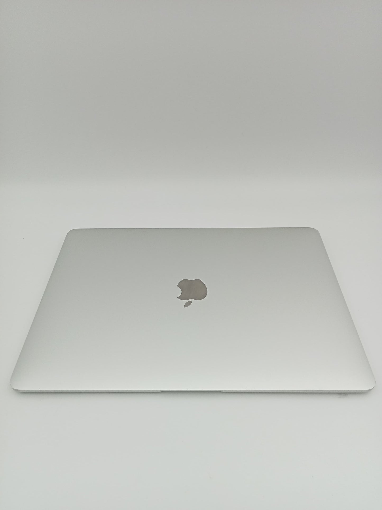 MacBook Air (A1932) 2k 2019| Core i5 -8210Y CPU | 16 GB RAM | 256 SSD Hard | 13.3 UHD inch Display retina