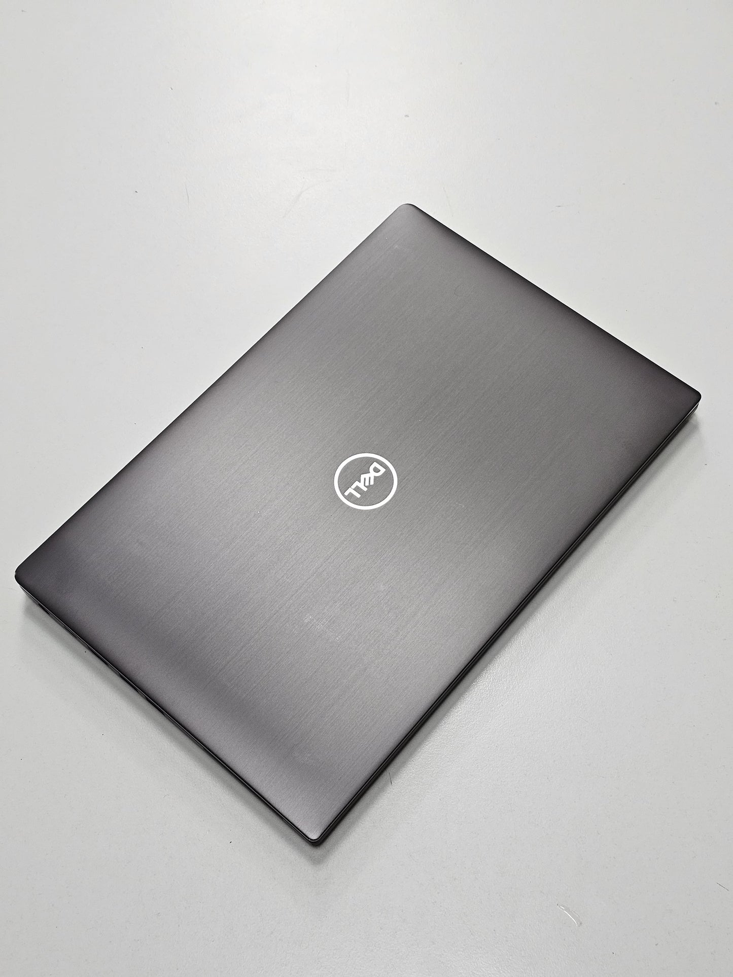 Dell Latitude 7490 Touch ` Core i7 - 8650u ` 8 GB DDR4 RAM ` 256 SSD ` 14 FHD INCH DISPLAY
