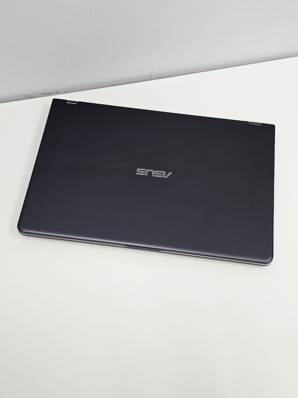Asus Q535U 2 in 1 ‘ CONVERTIBLE ( x360 TOUCH ) ‘ Core i7 -8556U ‘ 16 GB DDR4 RAM ‘ 2 TB AND 256 SDD ‘ 15.6 INCH 4K TOUCH