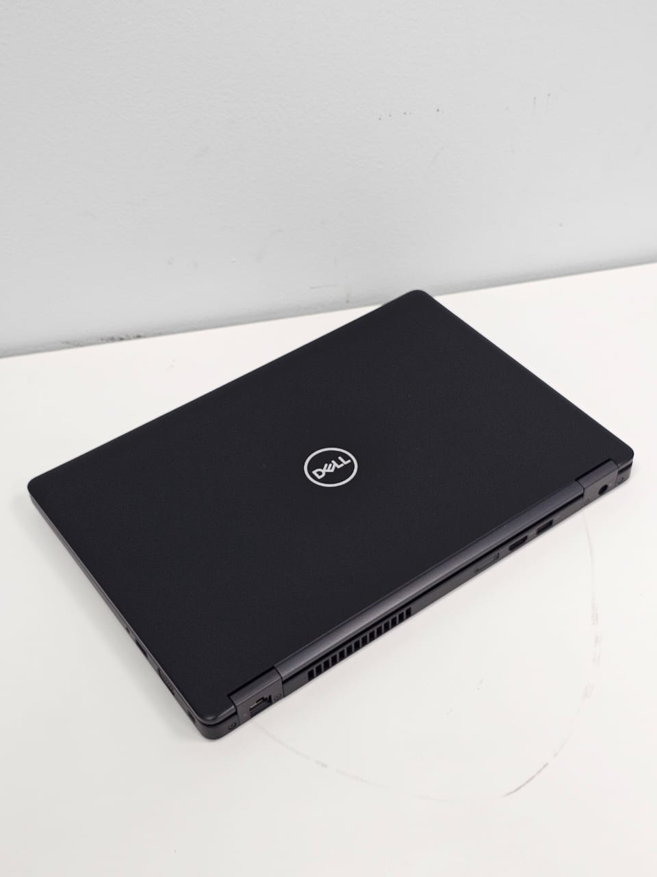 Dell latitude 5490 ‘ Core i5 - 8350U ‘ 8 GB DDR4 RAM ‘ 256 SSD ‘ 14 INCH FULL HD DISPLAY
