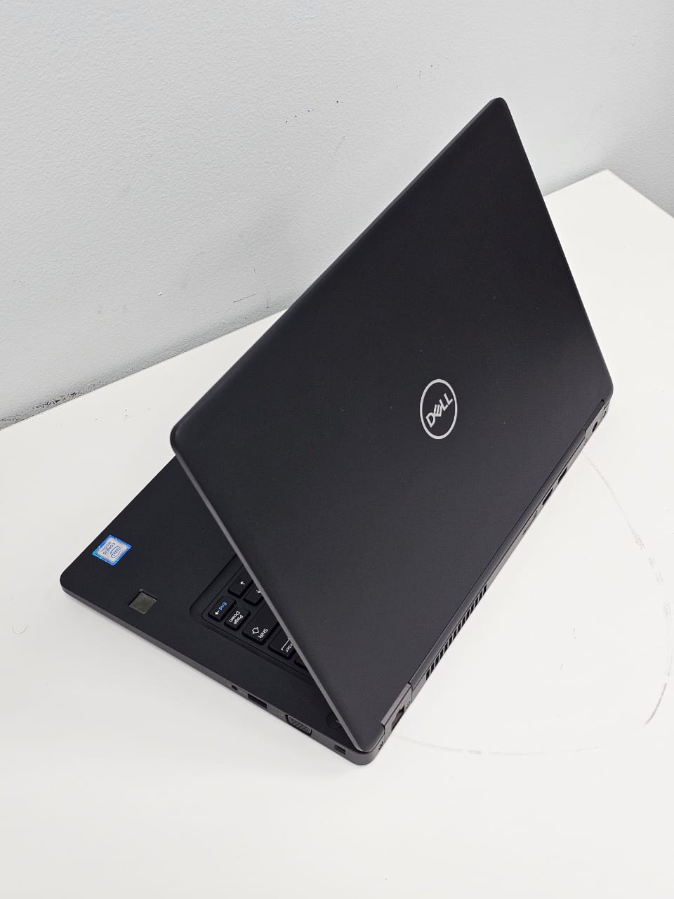 Dell latitude 5490 ‘ Core i5 - 8350U ‘ 8 GB DDR4 RAM ‘ 256 SSD ‘ 14 INCH FULL HD DISPLAY