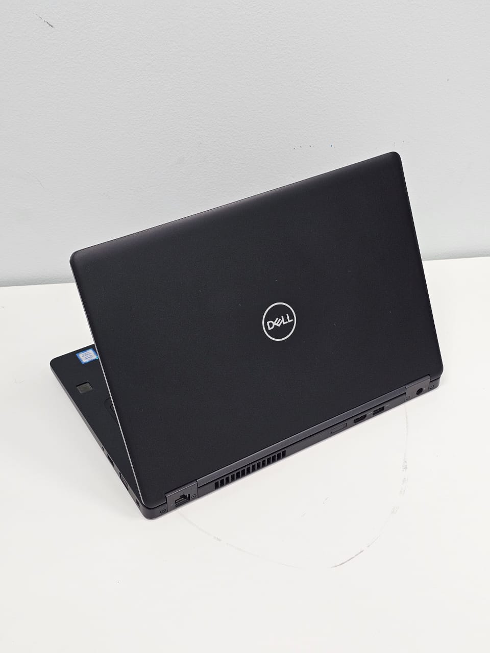 Dell latitude 5490 ‘ Core i5 - 8350U ‘ 8 GB DDR4 RAM ‘ 256 SSD ‘ 14 INCH FULL HD DISPLAY
