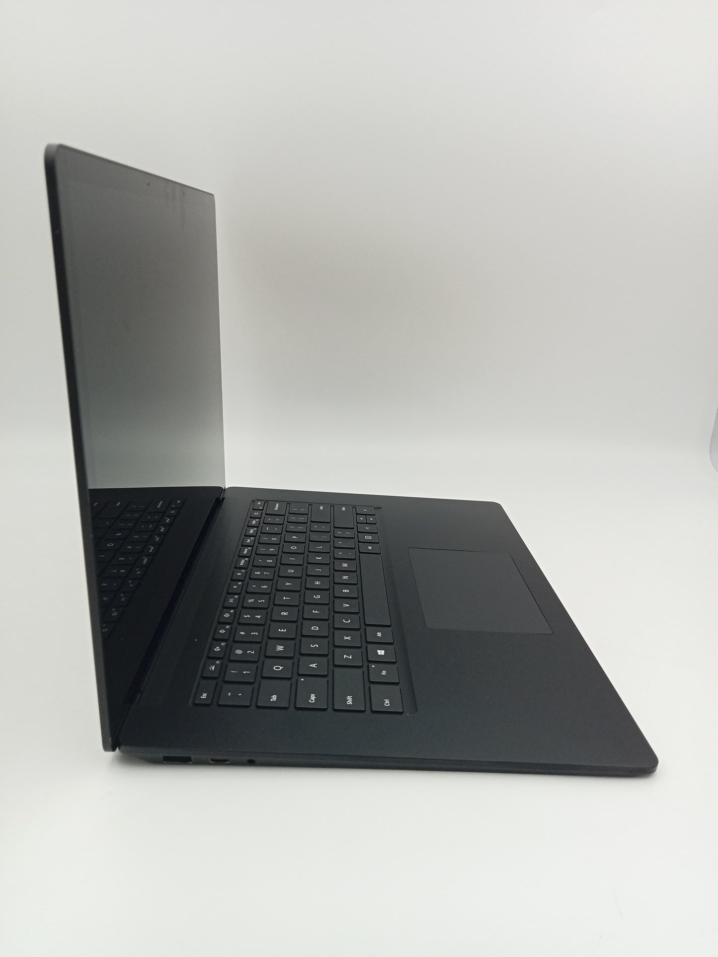 Surface 4 Touch 2k | Core i7 -1185G7 CPU | 32 GB RAM | 1TB SSD Hard | 15.6 FHD inch Display