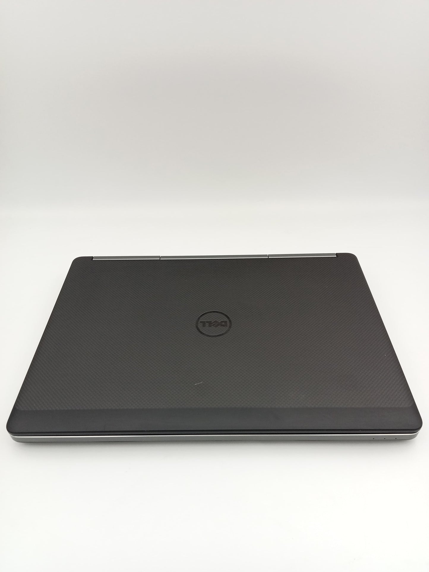 Dell Precision 7520 | XEON E3 - 1505M CPU | 32 GB DDR4 RAM | 512 SSD Hard | 17.3 FHD inch Display |  Graphic Designer Nvidia Quadro M2200 4GB