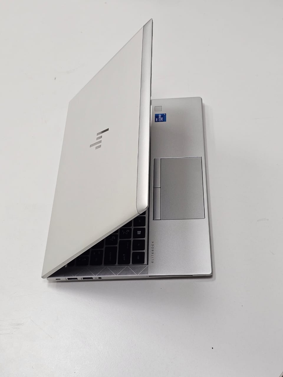 HP ELITEBOOK 840 G8  ‘ CORE I7 - 11619U  ‘ 16 GB DDR4 RAM  ‘ 512 SSD  ‘ 14 INCH FULL HD DISPLAY