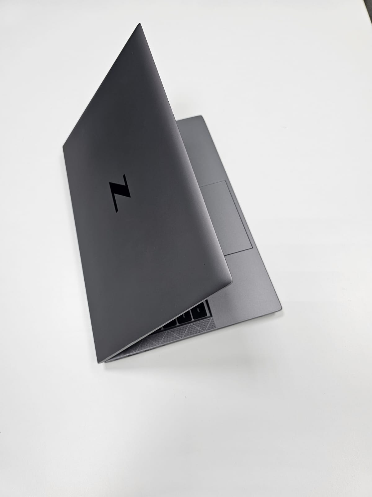 HP ZBook Firefly 14 G7  ‘ CORE I7 - 10510U  ‘ 16 GB DDR4 RAM  ‘ 512 SSD  ‘ 14 INCH FULL HD DISPLAY