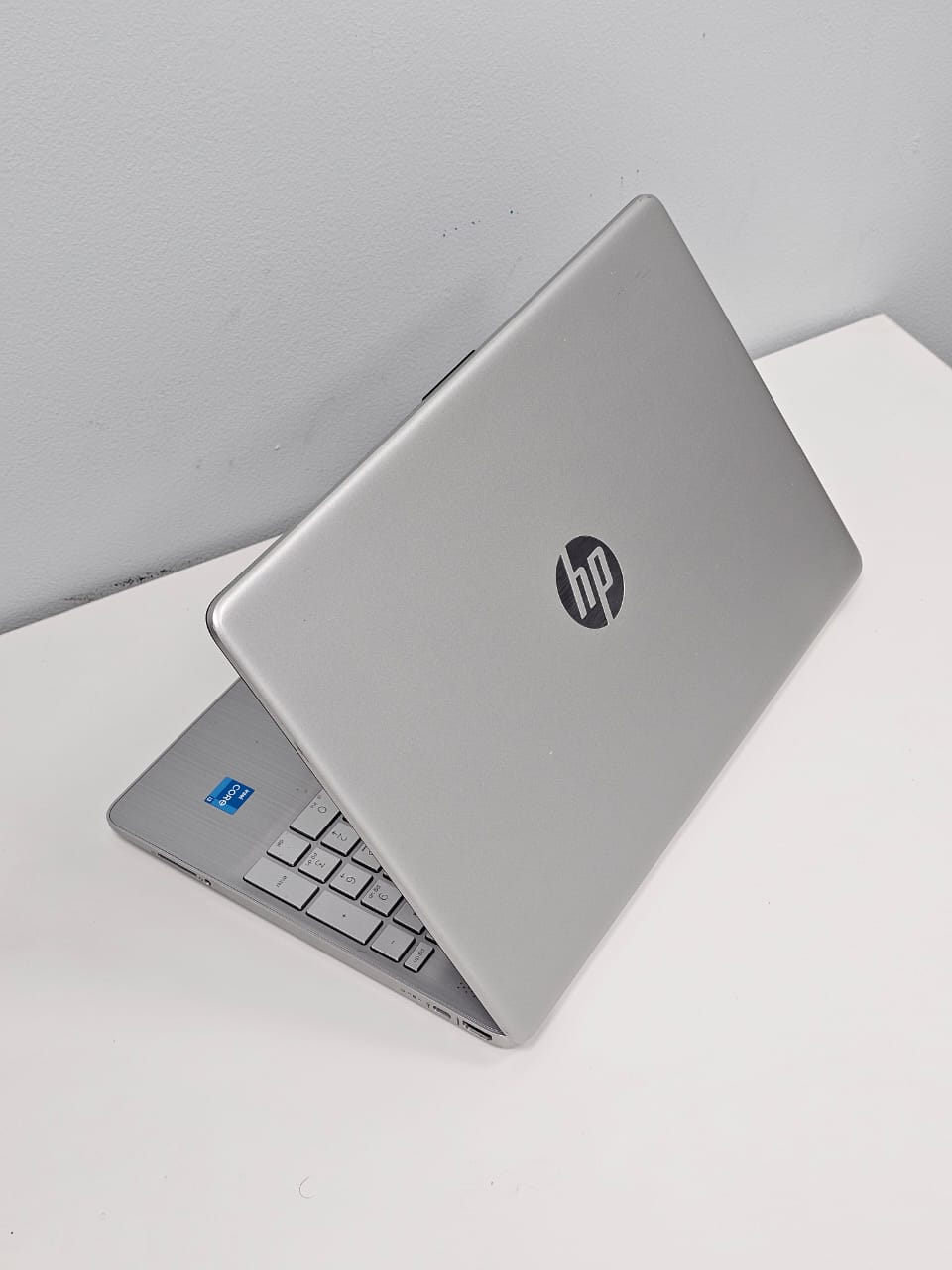 Hp laptop 15-dy2702dx ‘  Core i3 -1115 G4 ‘  8 GB DDR4 RAM ‘  256 SSD ‘  15.6 INCH FULL HD DISPLAY